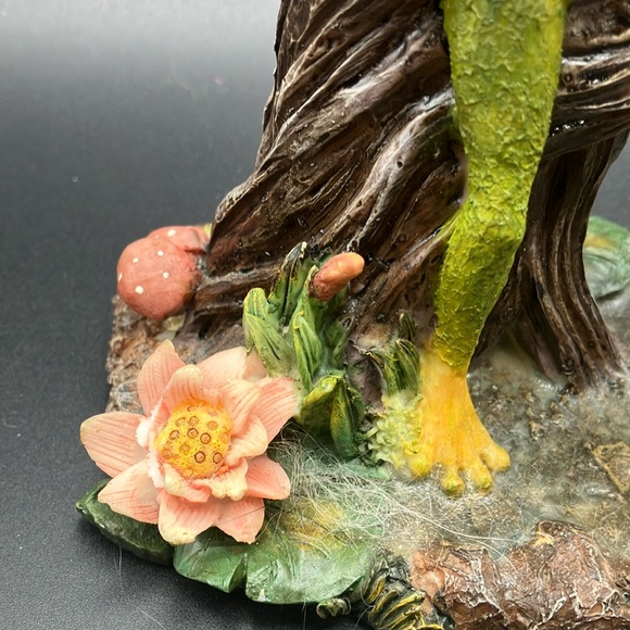 Charming Frog Trio Figurine - Picture 3 of 15